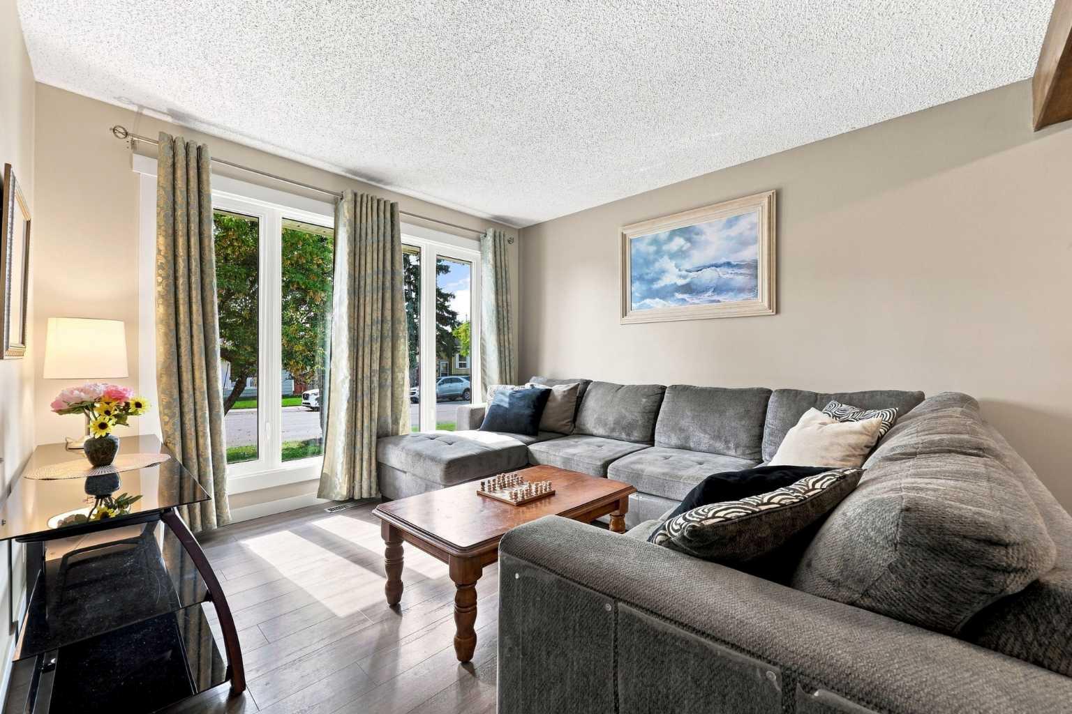 27 Erin Grove Close SE