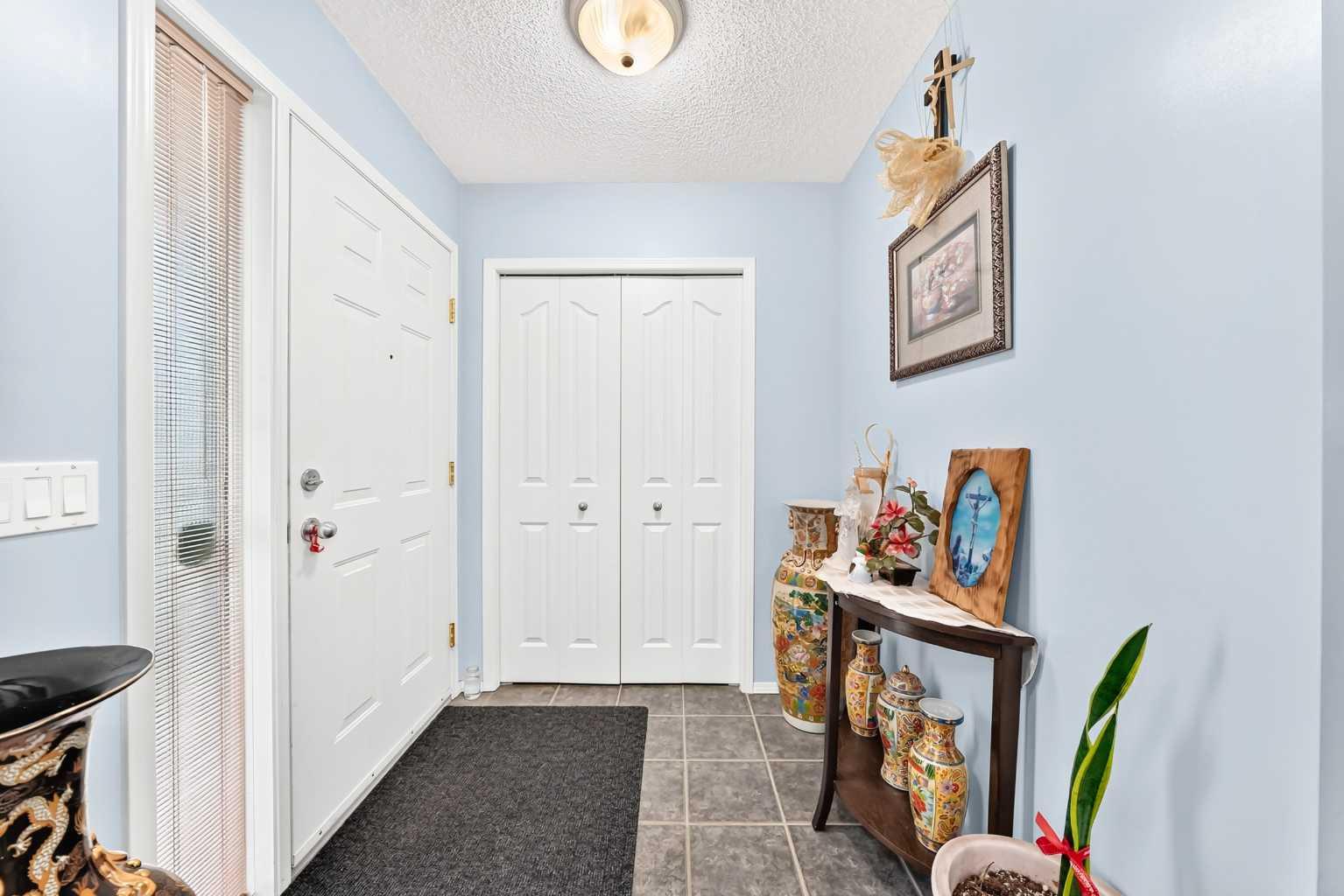 207 Bridlewood Road SW