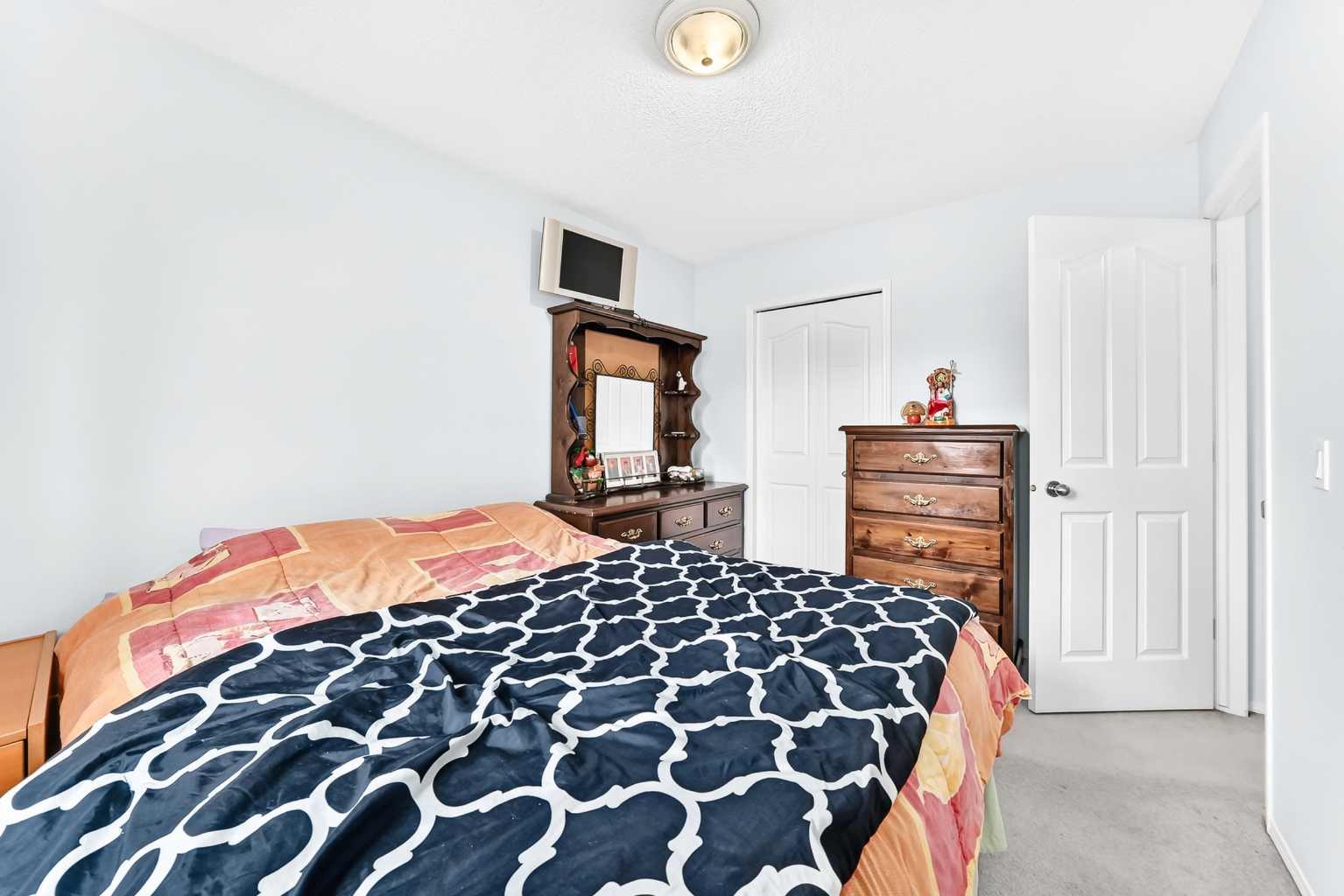 207 Bridlewood Road SW