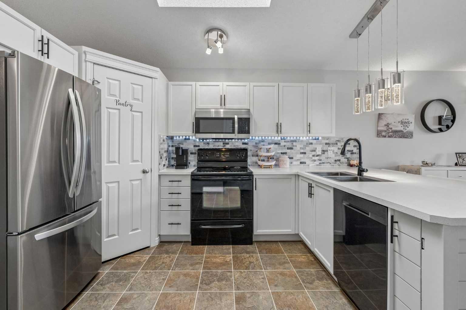 2046 New Brighton Gardens SE