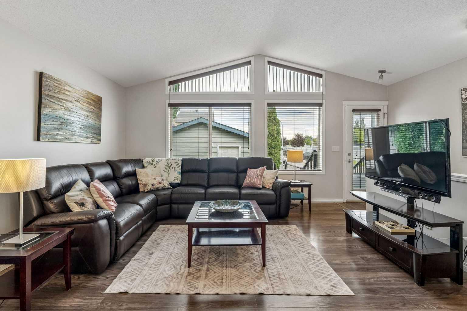 2046 New Brighton Gardens SE