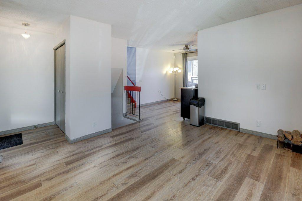 31 Castledale Way NE