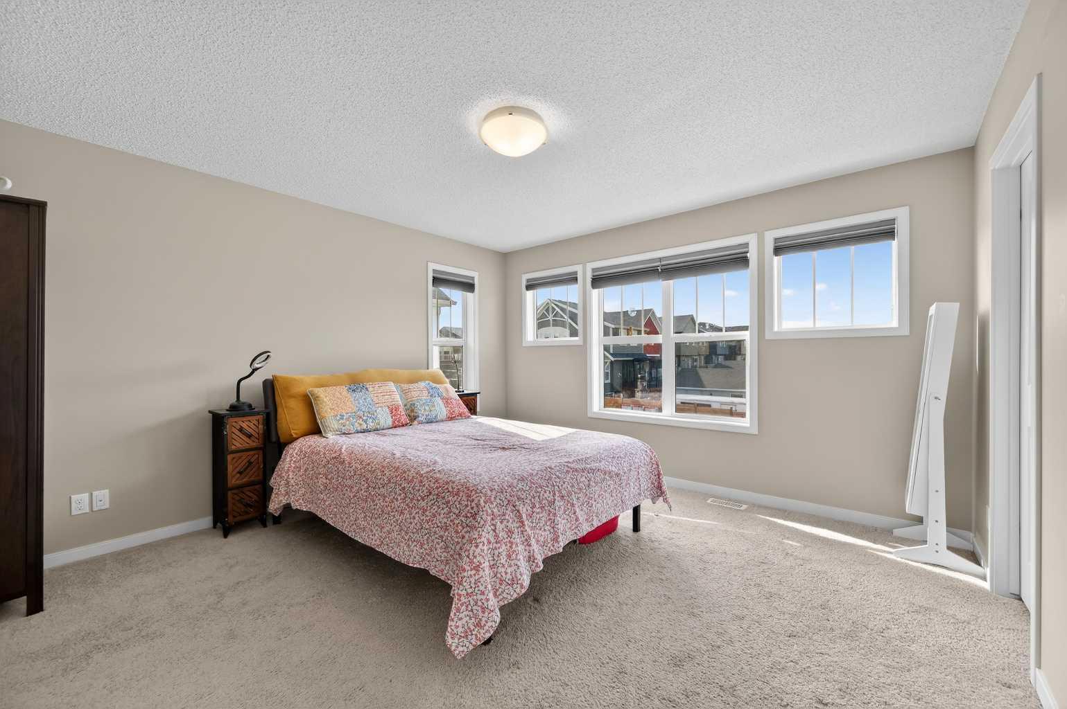 15 Fireside Crescent 