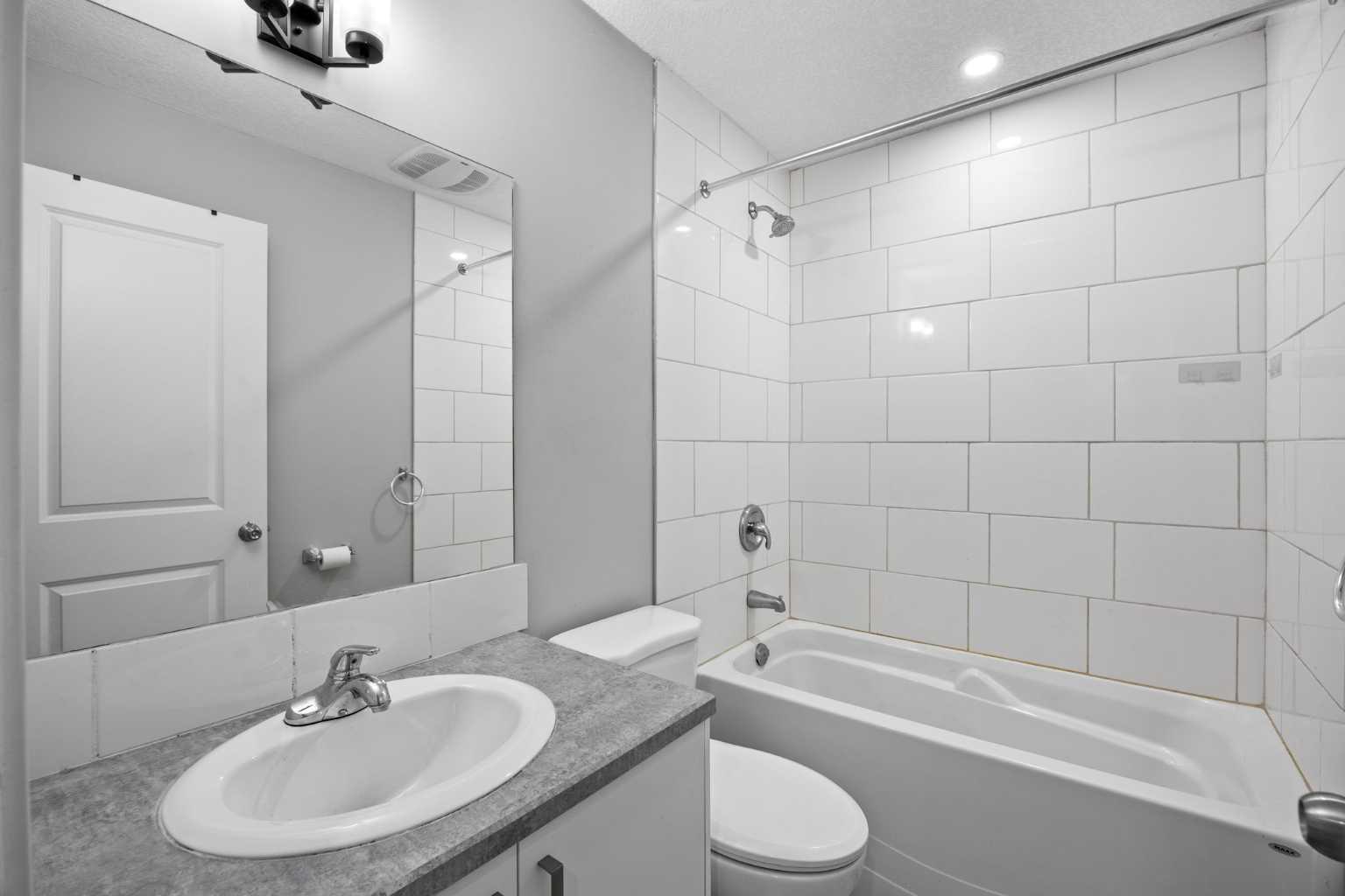 38 Seton Manor SE