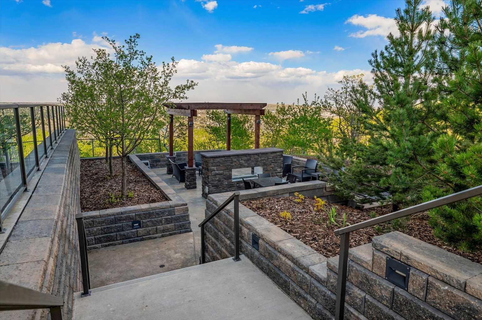 209, 15 Cougar Ridge Landing SW