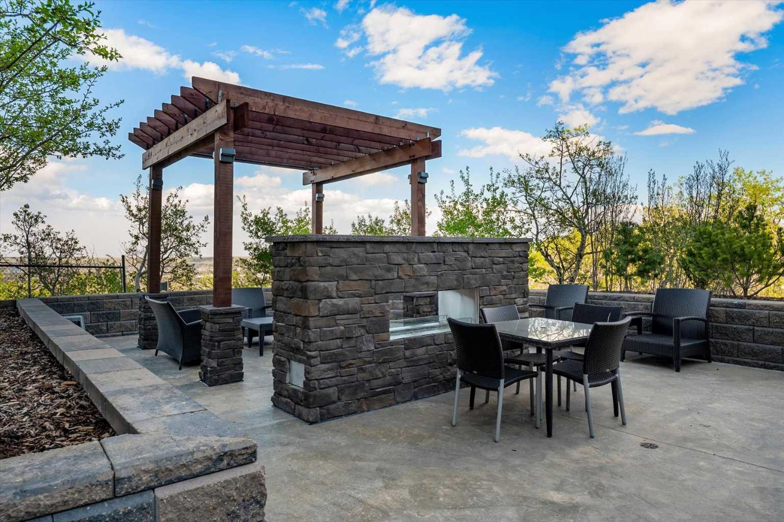 209, 15 Cougar Ridge Landing SW