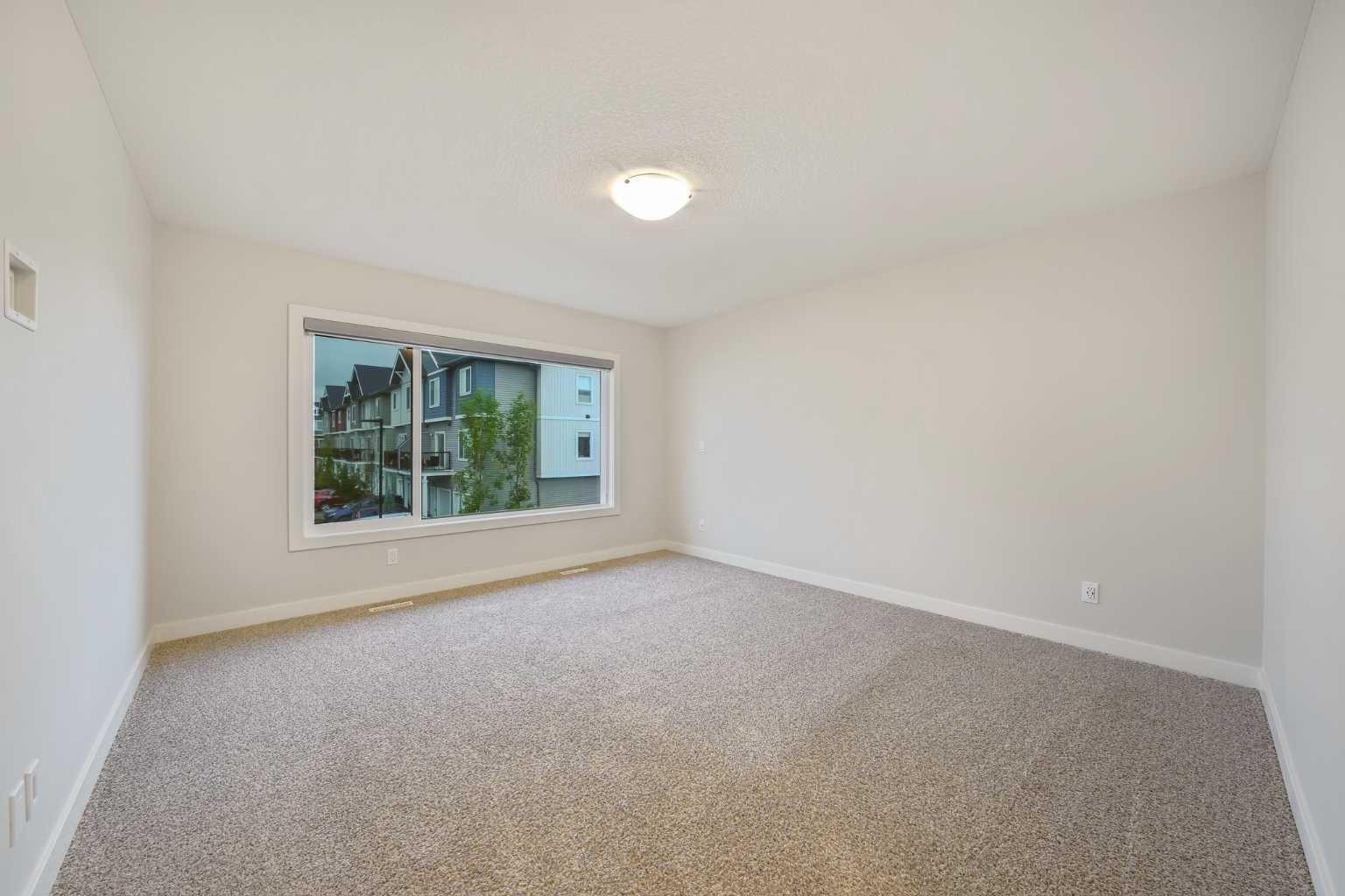 14 Rivercrest Common 