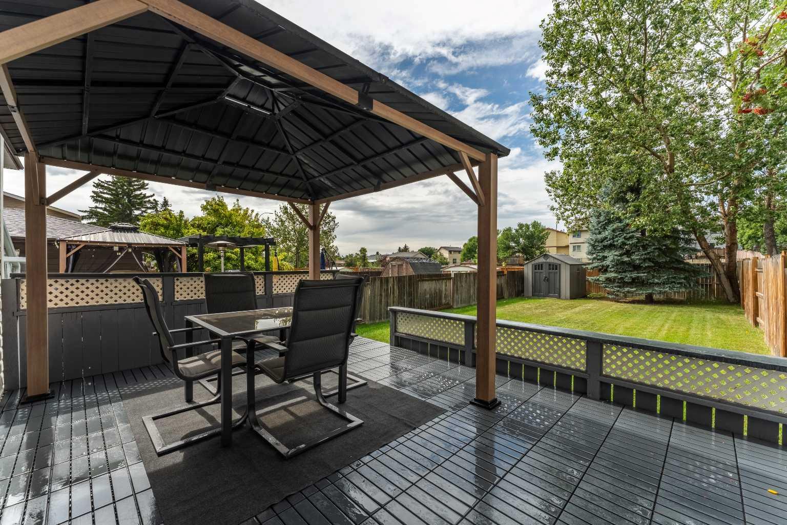 40 Fonda Crescent SE