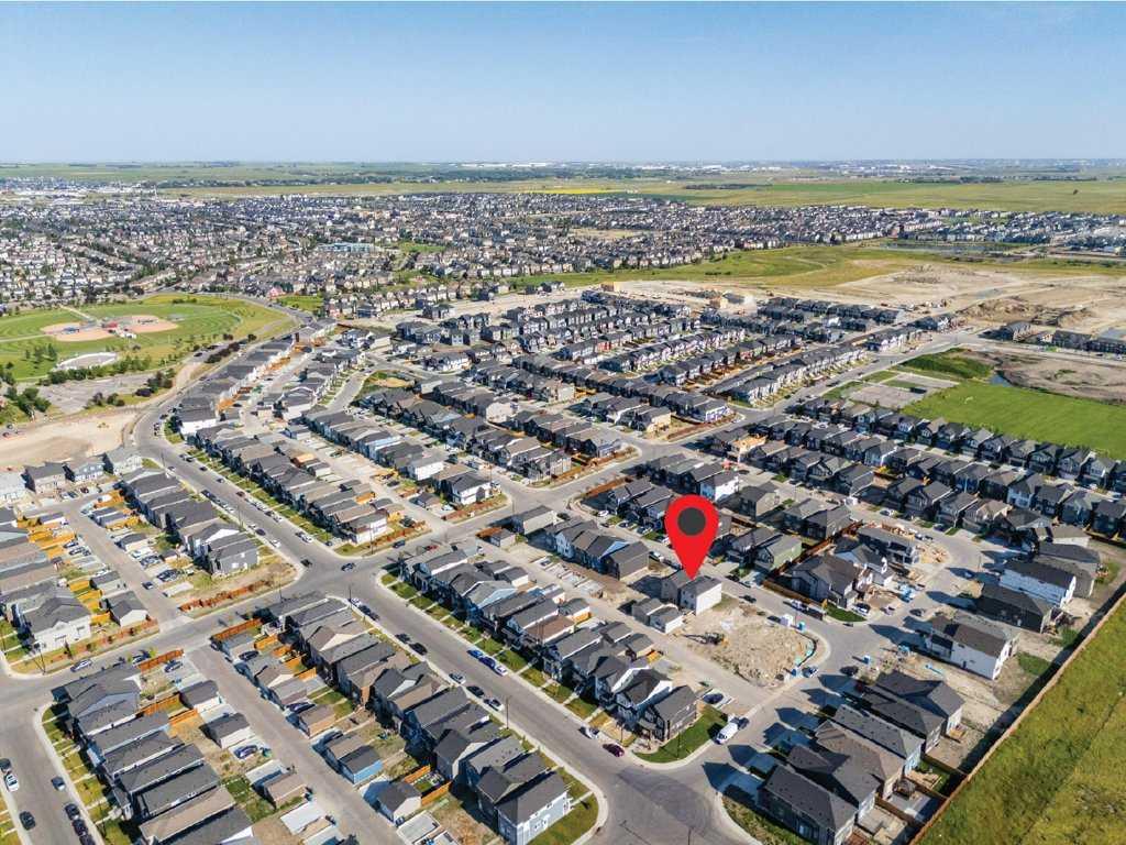 18 Chinook Winds Court SW