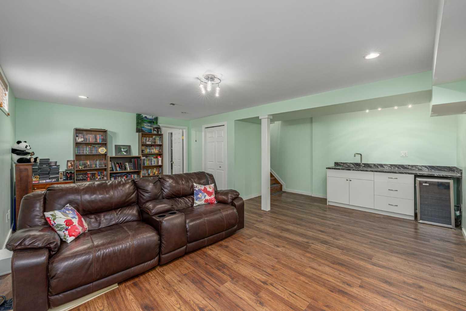 135 Sandarac Place NW