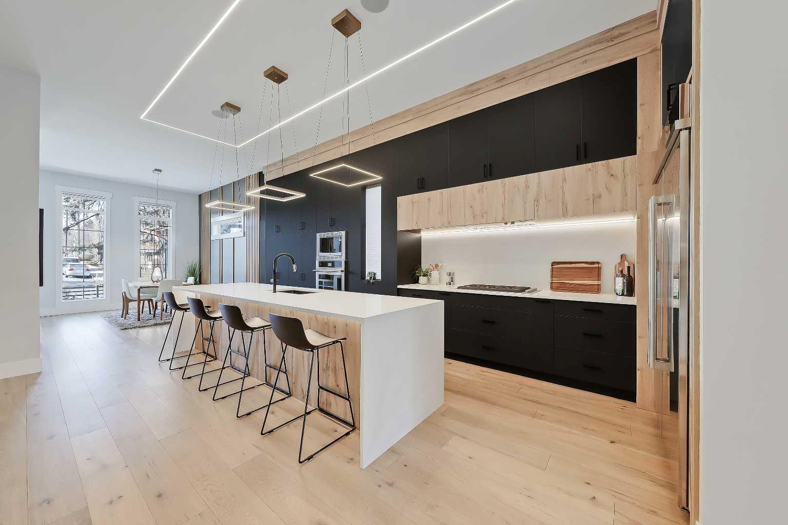1902 13 Street SW