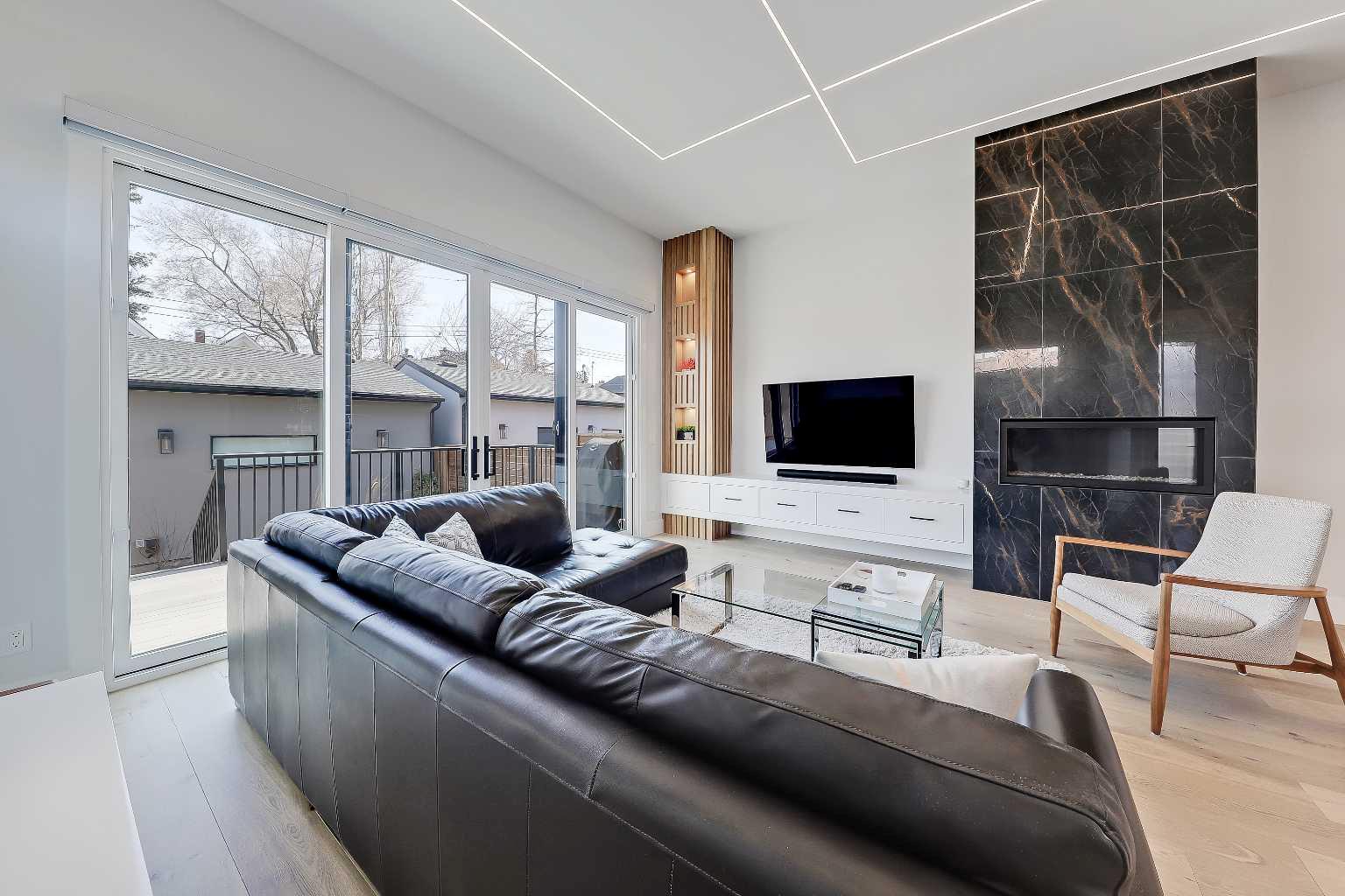 1902 13 Street SW