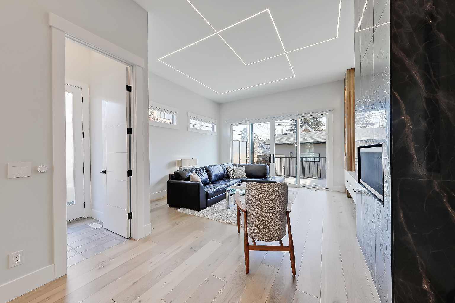 1902 13 Street SW