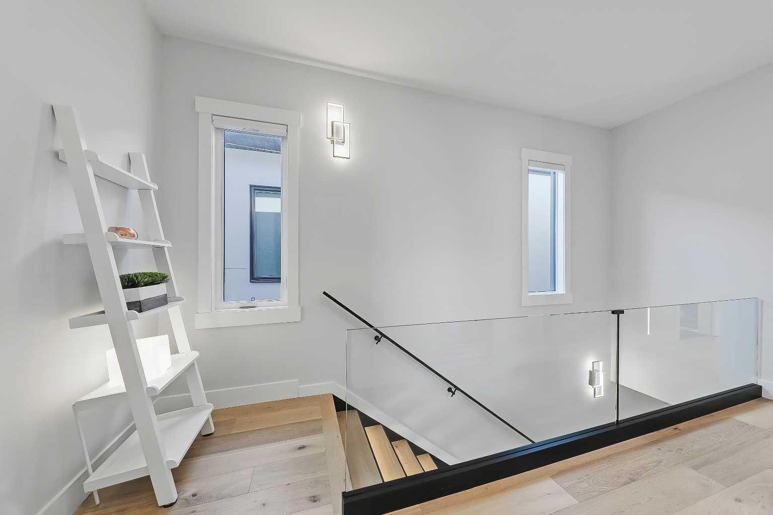 1902 13 Street SW