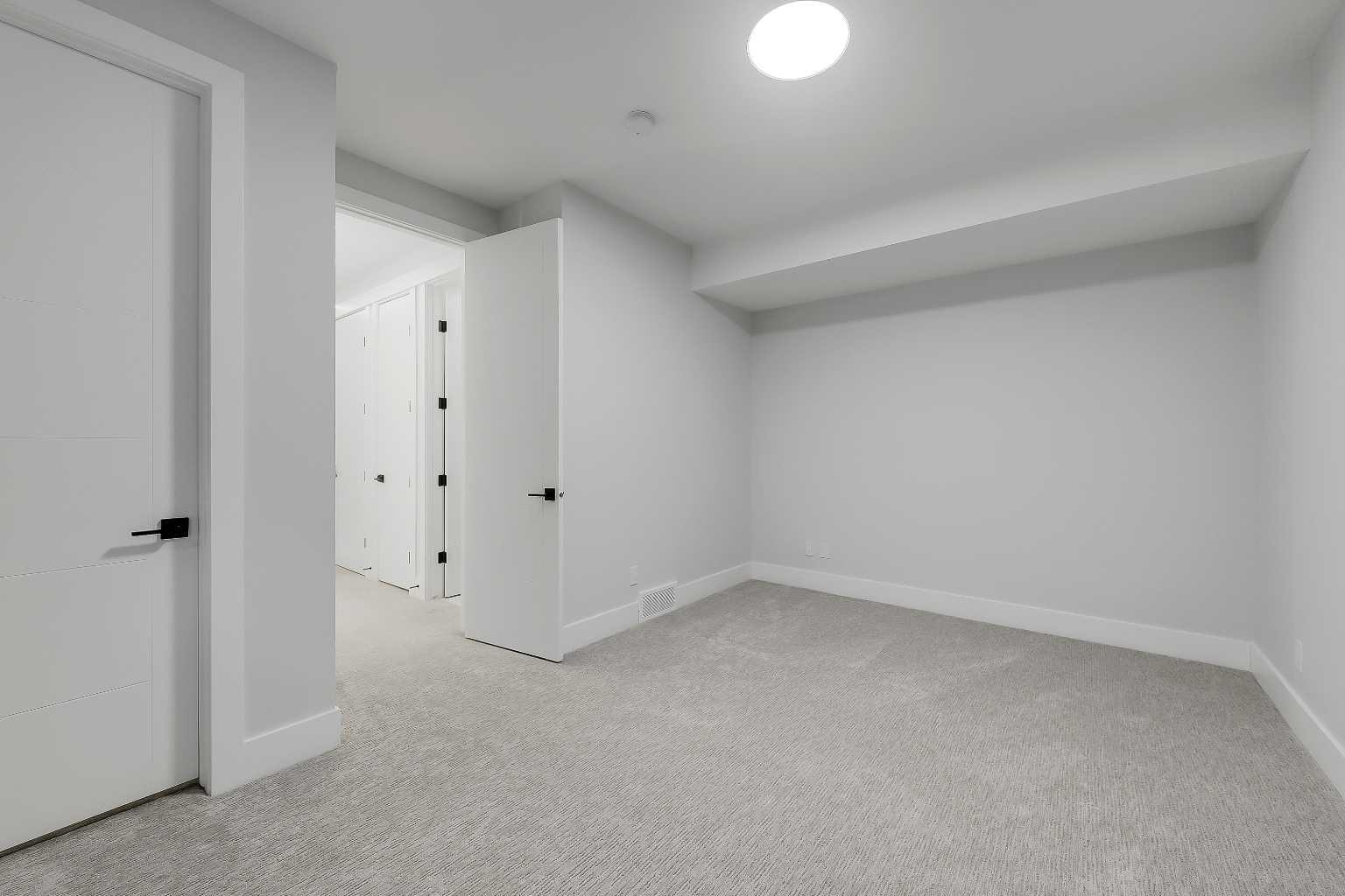 1902 13 Street SW