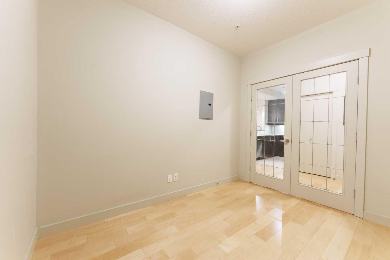 204, 830 Centre Avenue NE