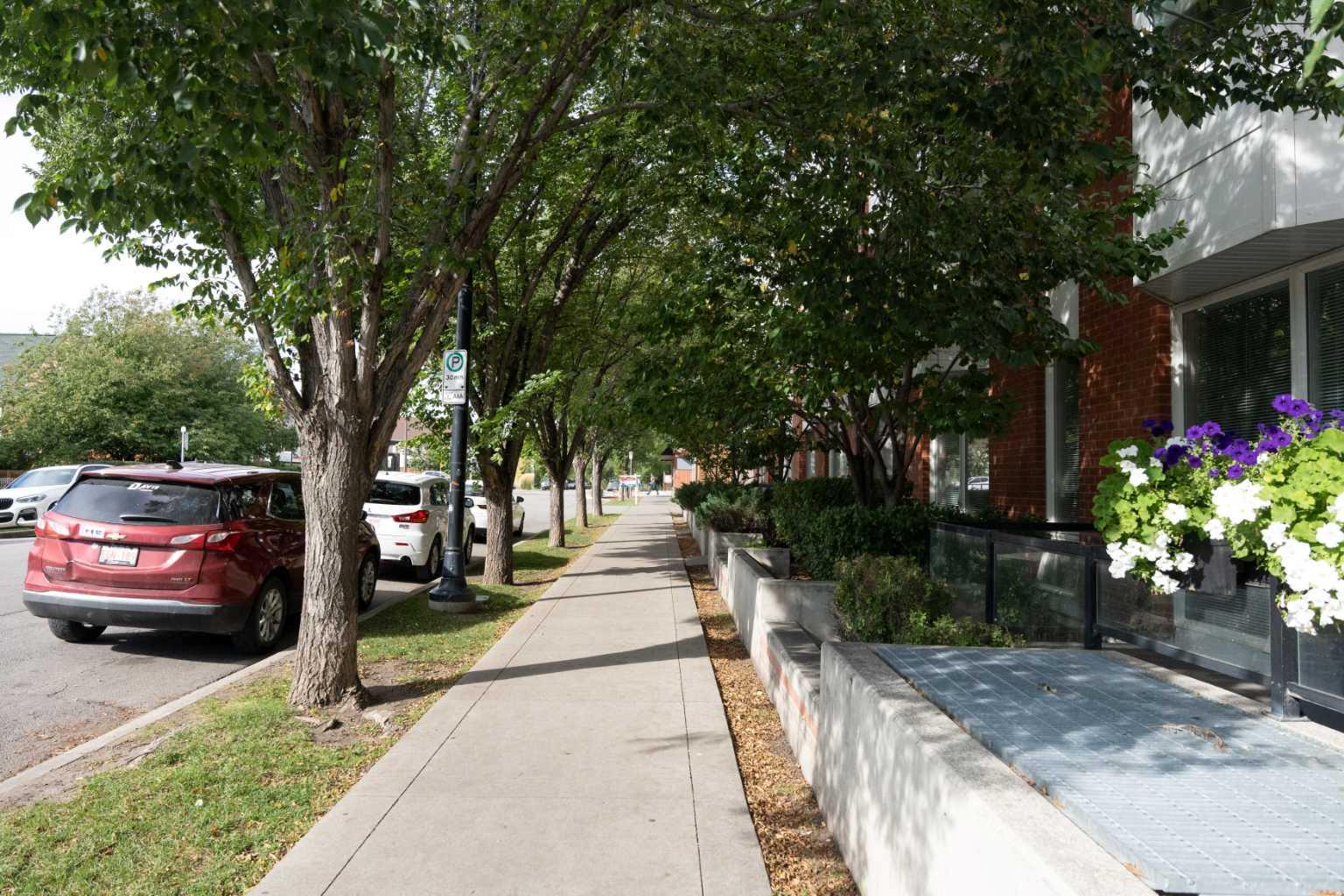 204, 830 Centre Avenue NE