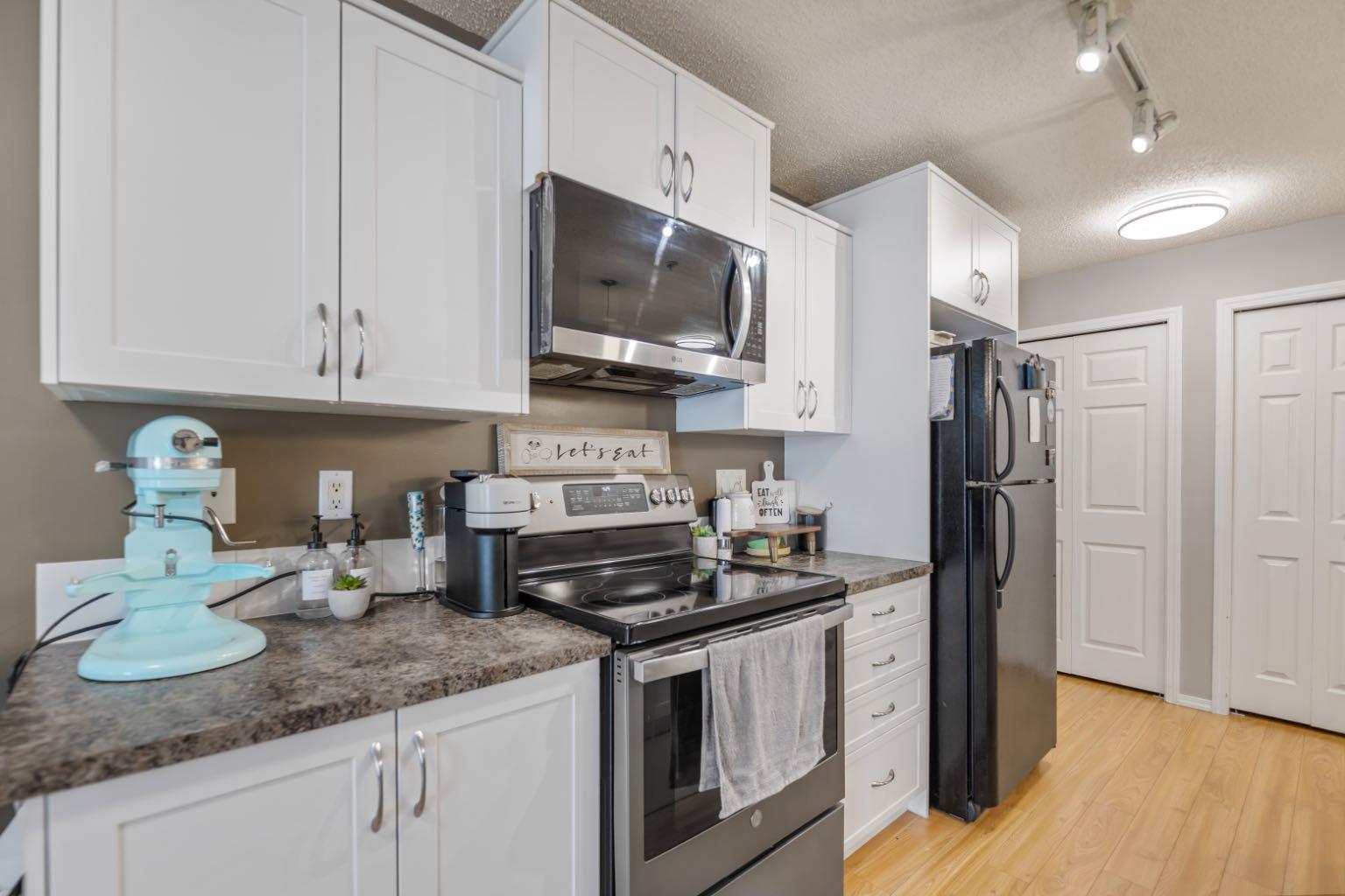 2106, 700 Willowbrook Road NW