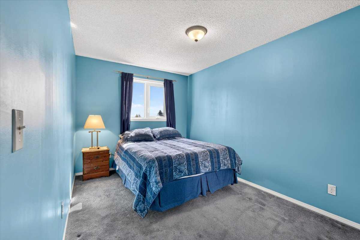 41 Templeson Crescent NE