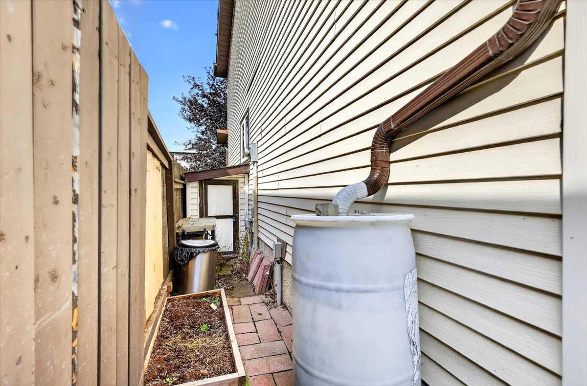 41 Templeson Crescent NE