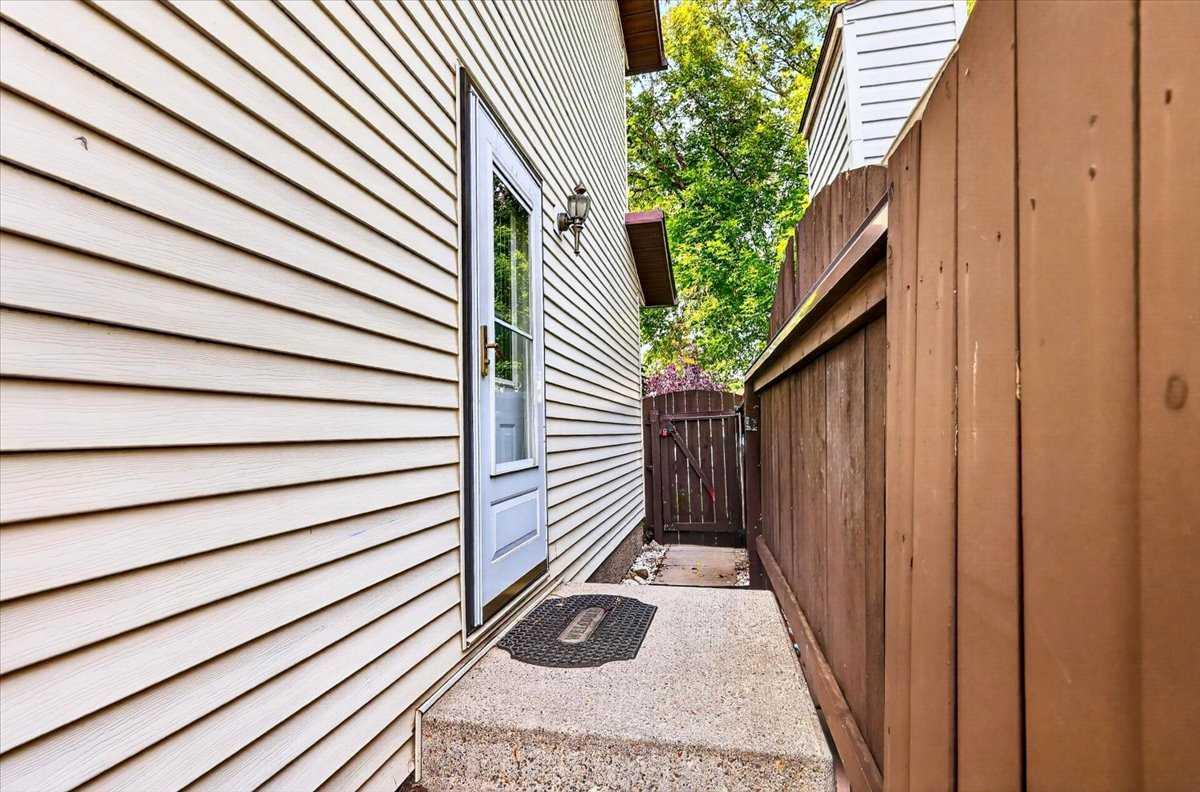 41 Templeson Crescent NE