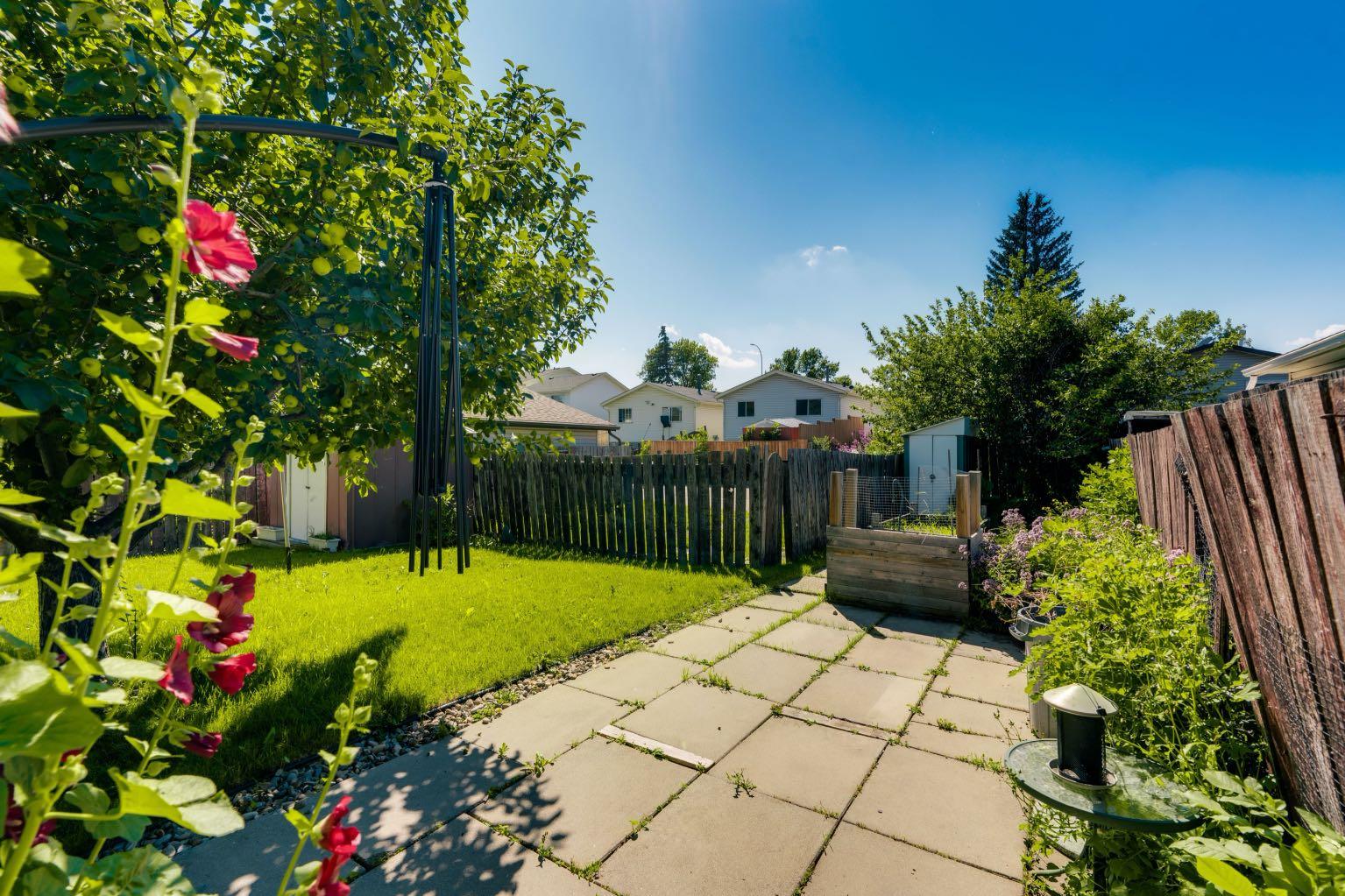 127 Falshire Way NE