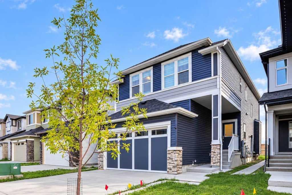 145 Corner Meadows Way NE