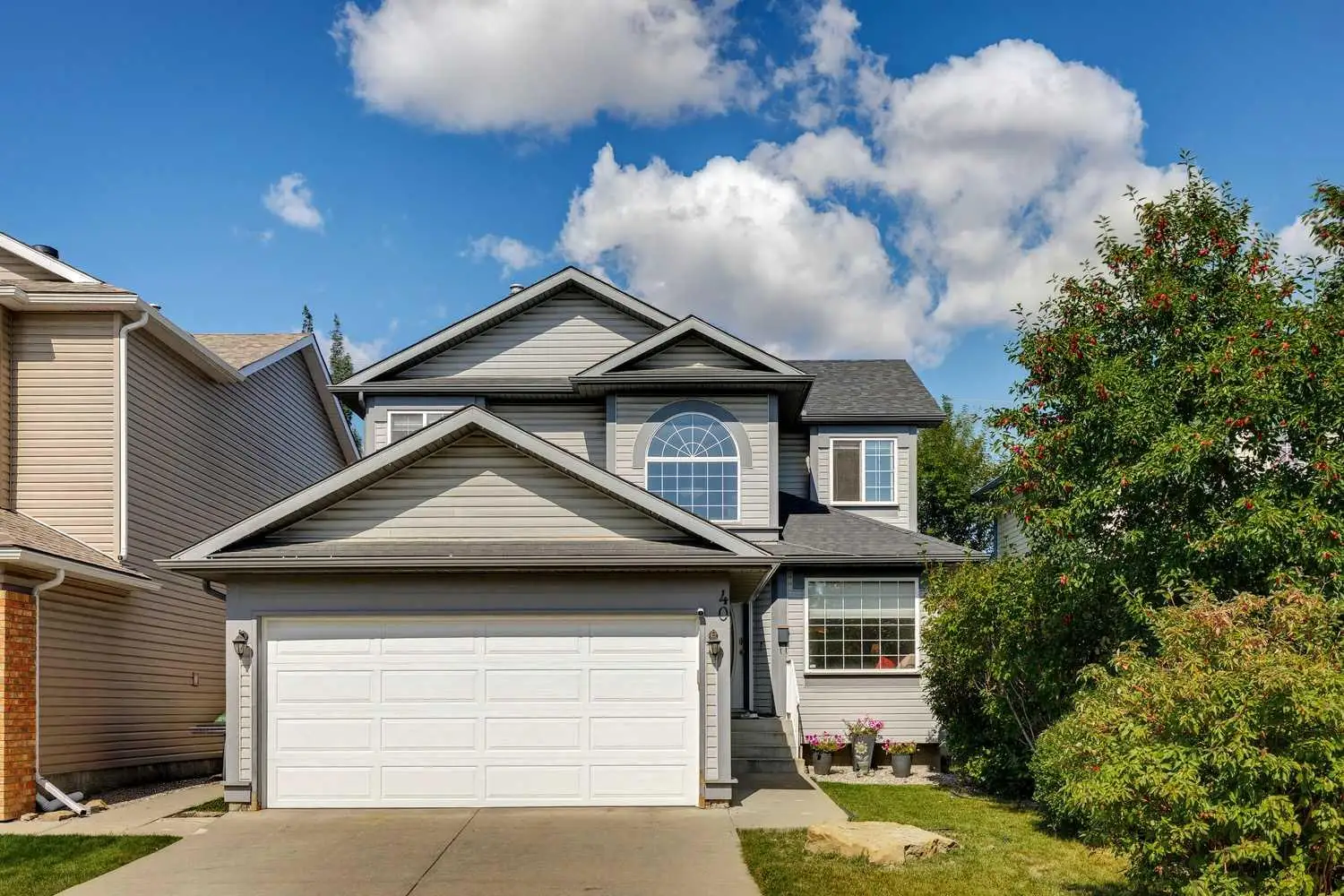 40 Country Hills Bay NW