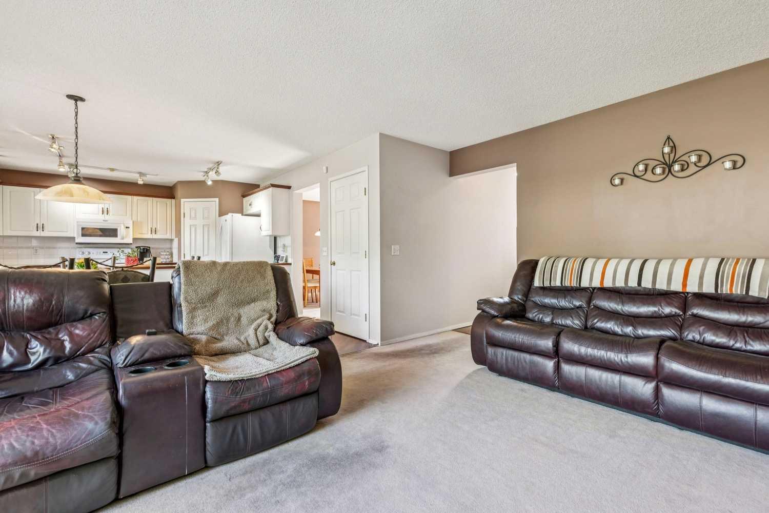 40 Country Hills Bay NW