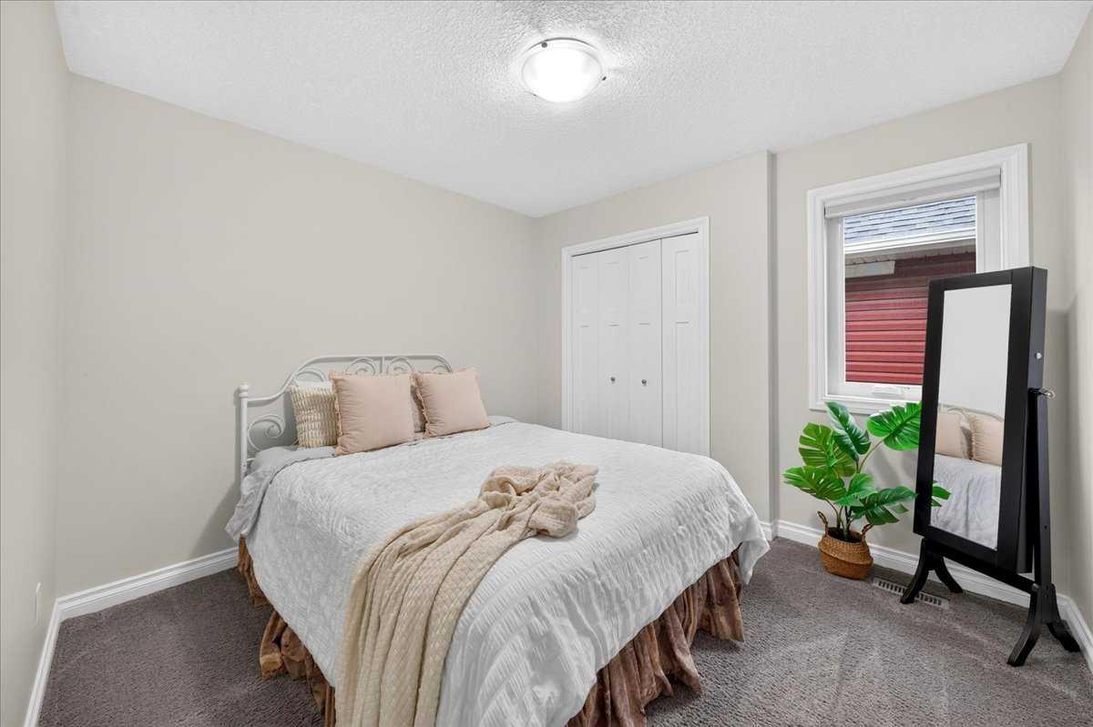87 Baywater Rise SW