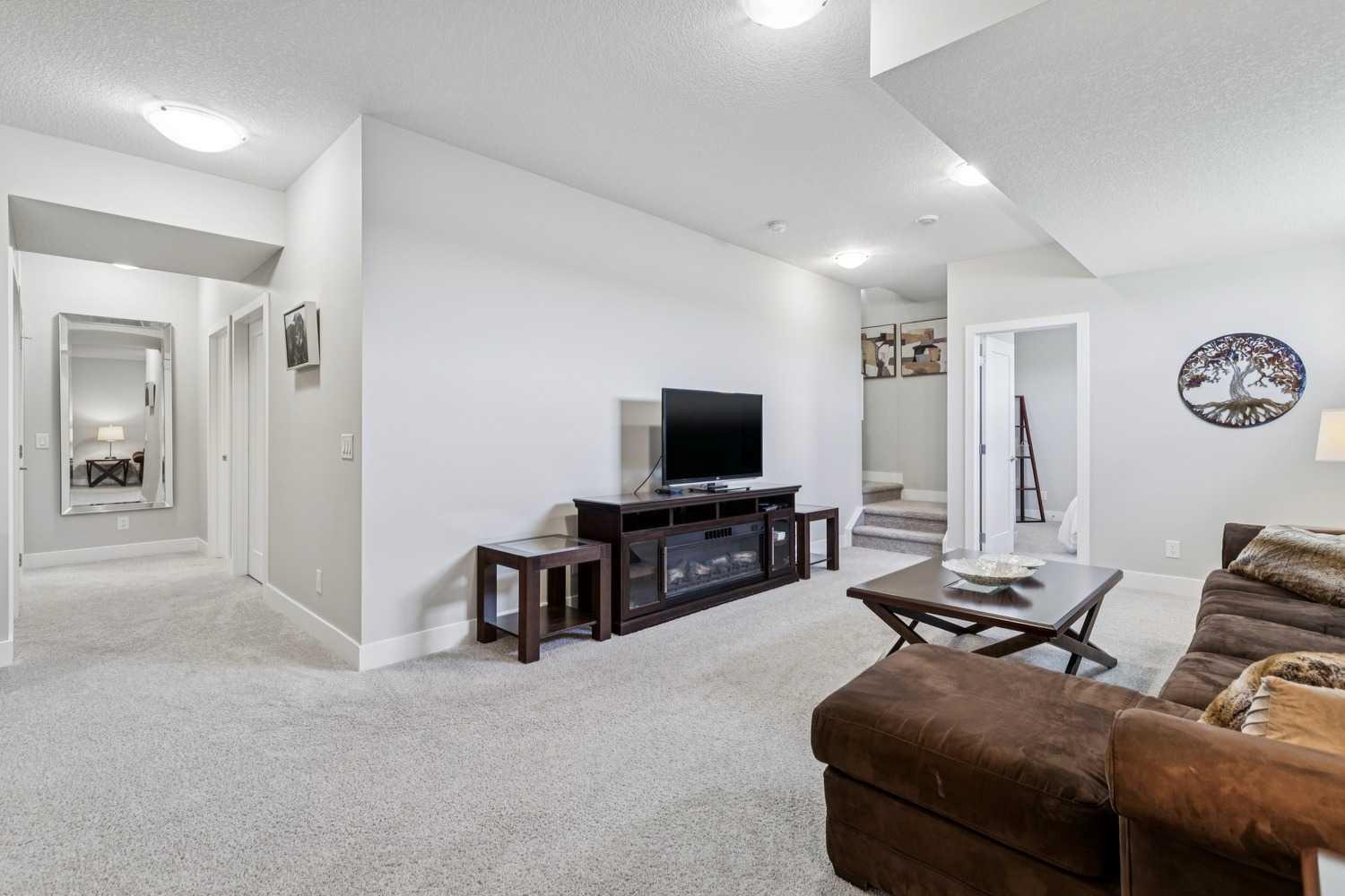 232, 20 Silverado Crest Park SW