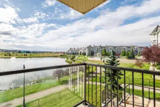 207, 108 Country Village Circle NE