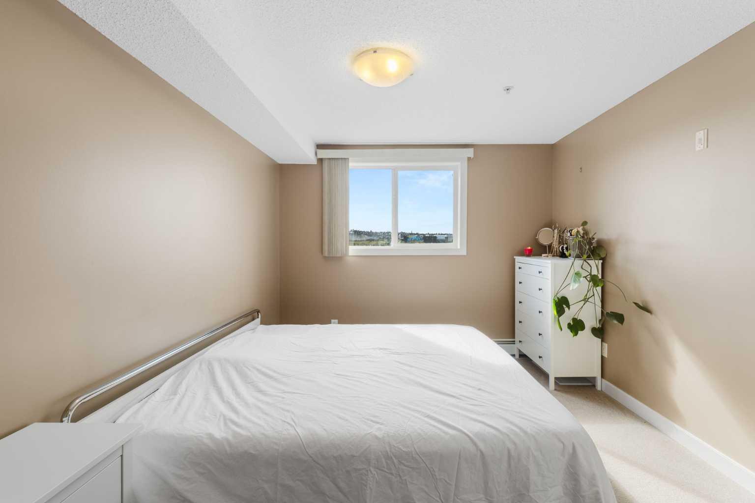207, 108 Country Village Circle NE