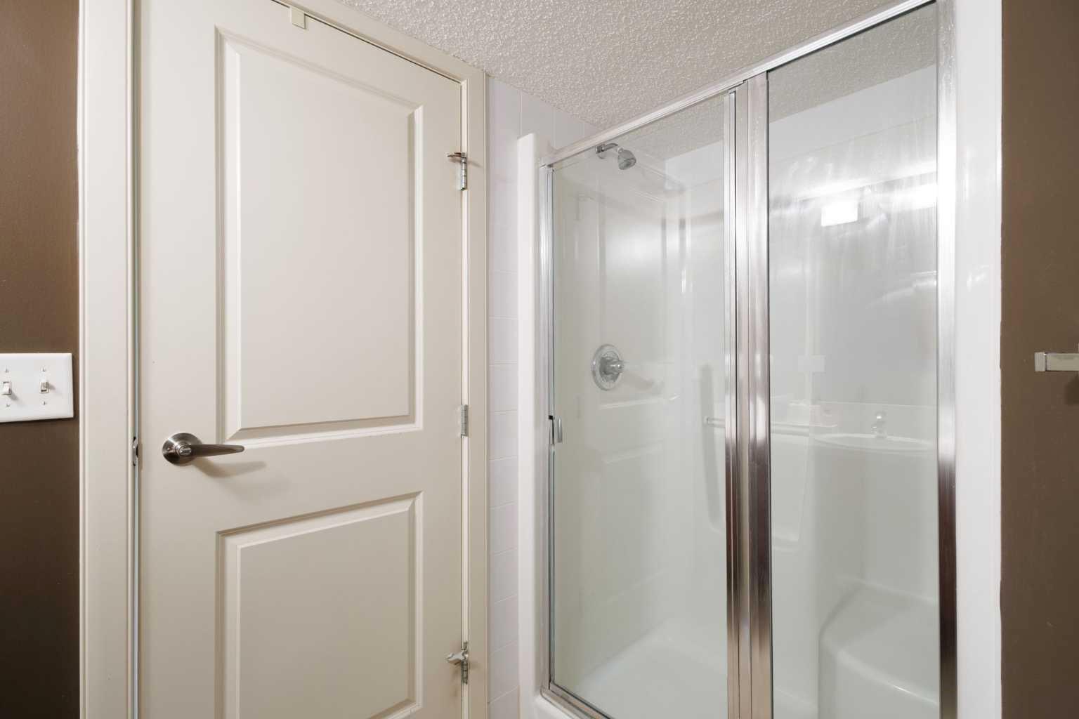 207, 108 Country Village Circle NE