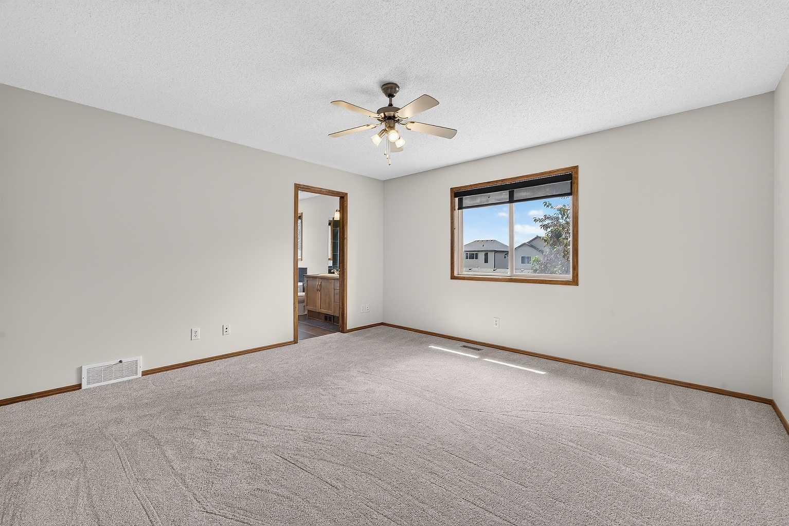 249 Elgin Manor SE