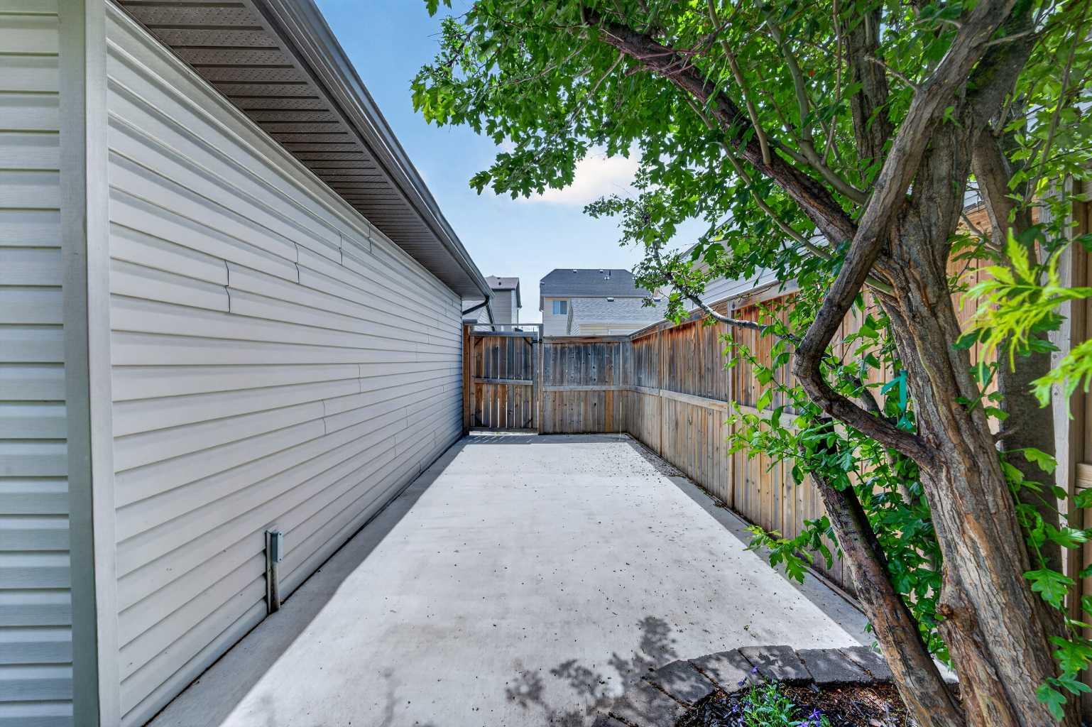 249 Elgin Manor SE