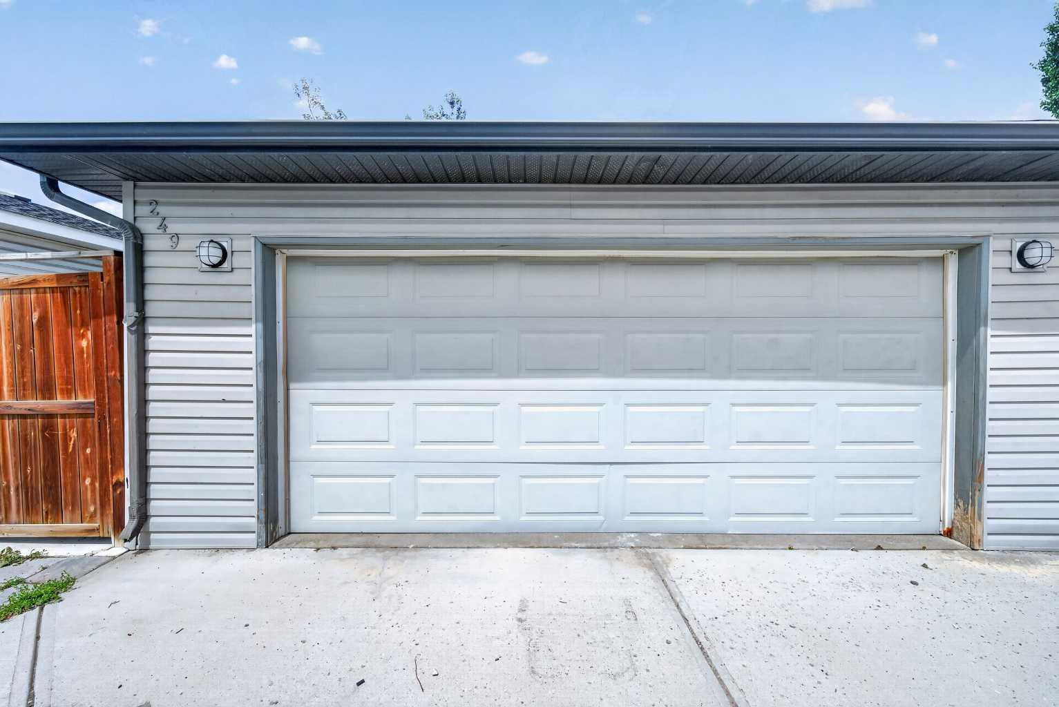 249 Elgin Manor SE