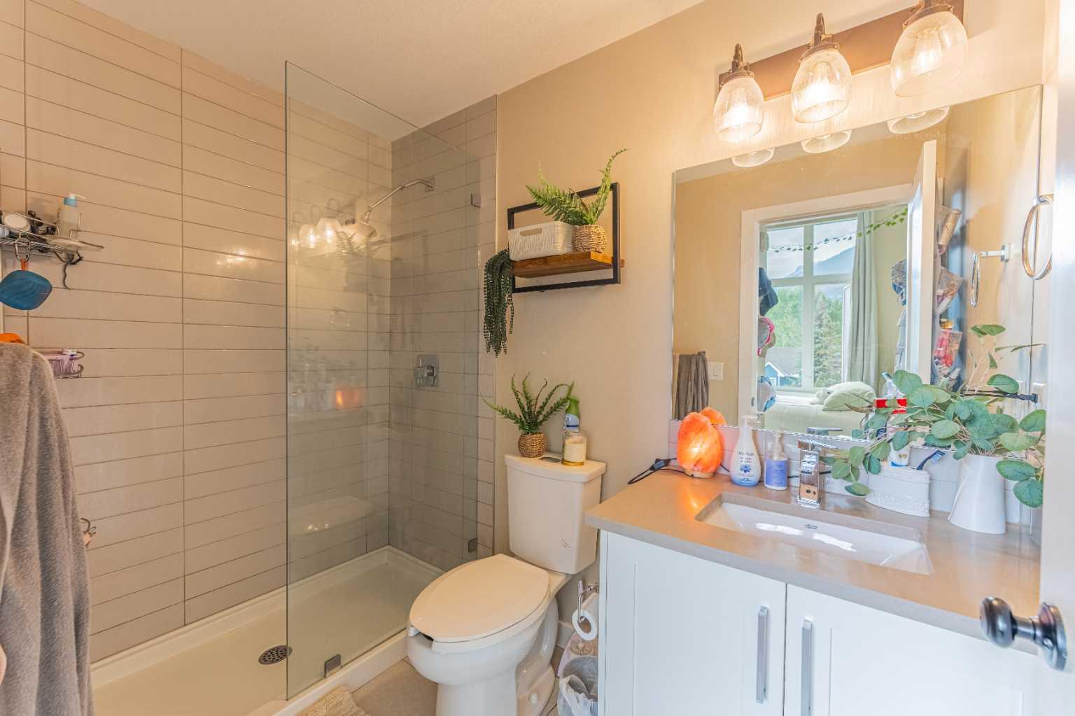 102, 1106 Bow Valley Trail  