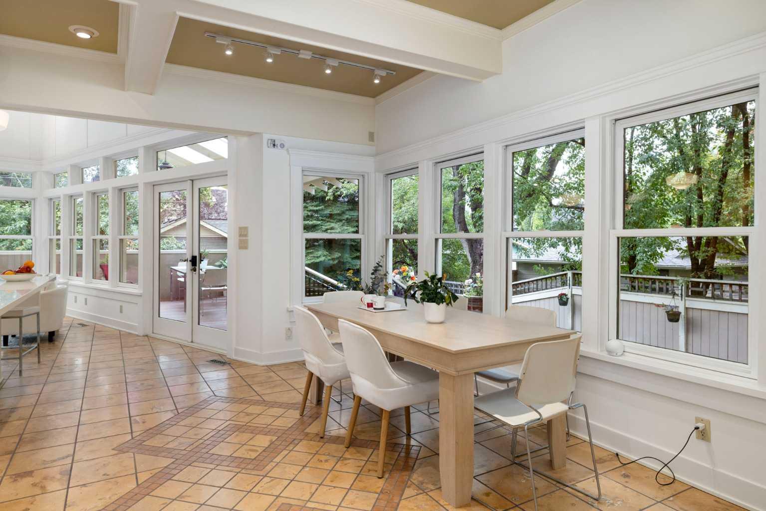 342 Superior Avenue SW