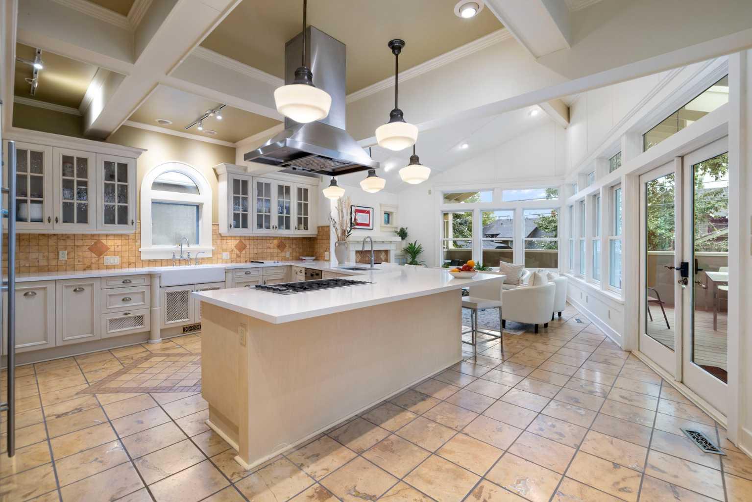 342 Superior Avenue SW