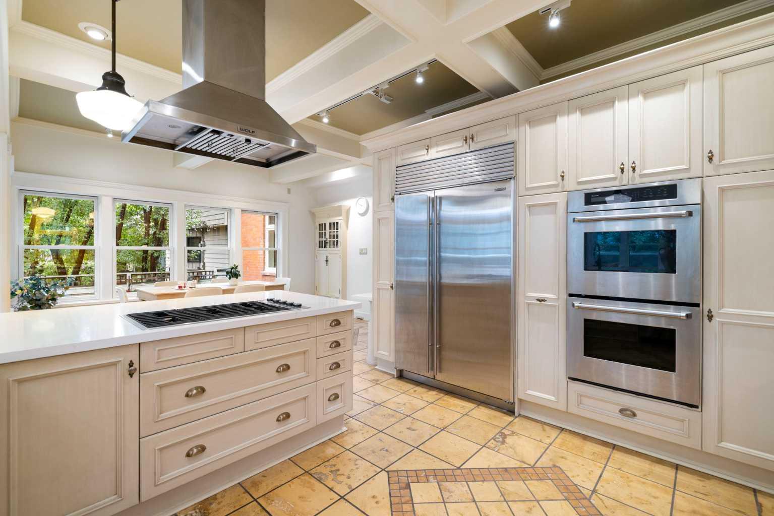 342 Superior Avenue SW