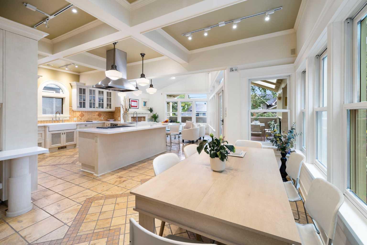 342 Superior Avenue SW