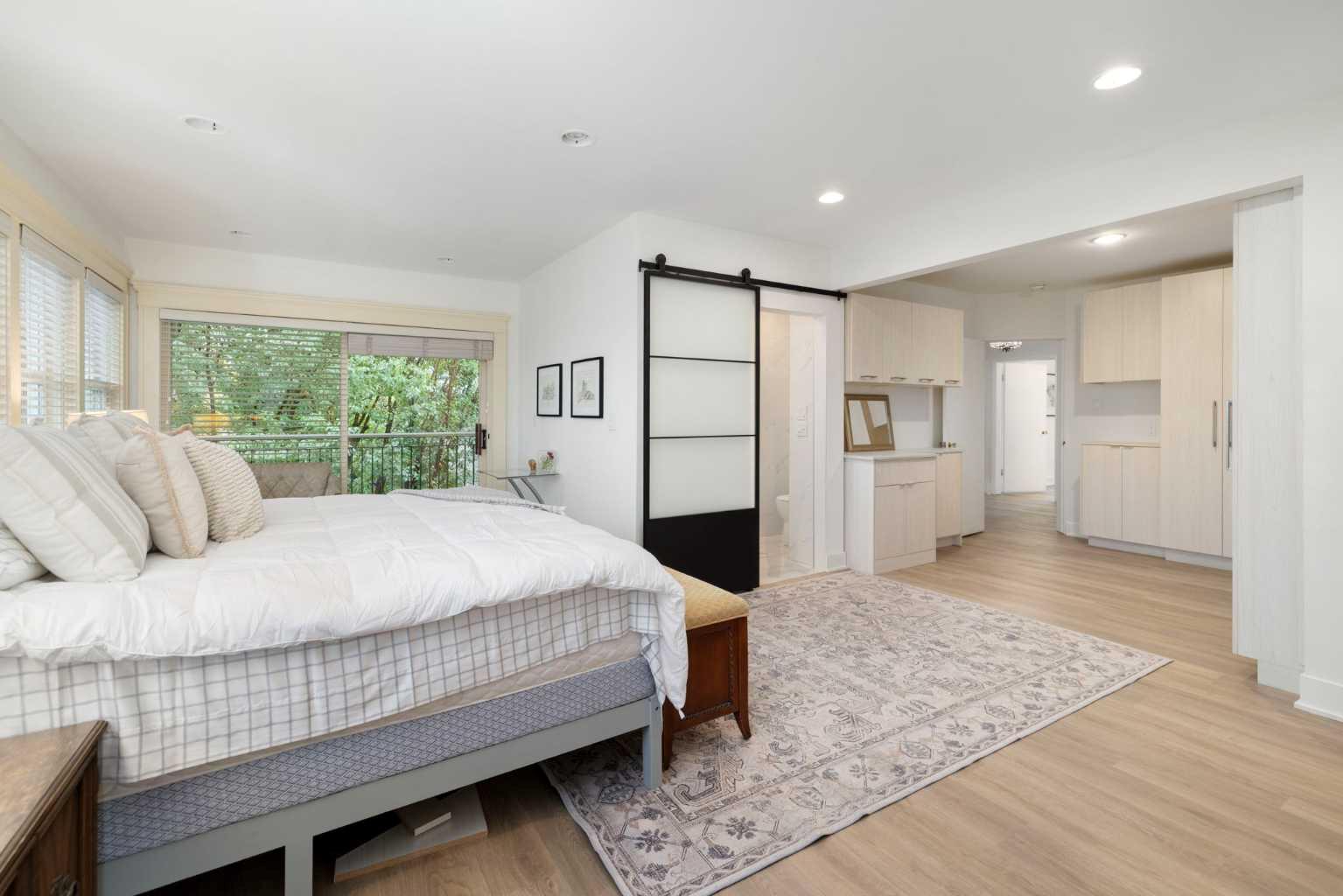 342 Superior Avenue SW