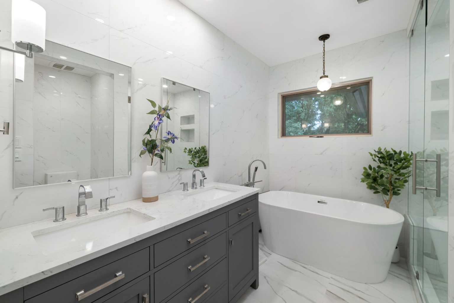 342 Superior Avenue SW
