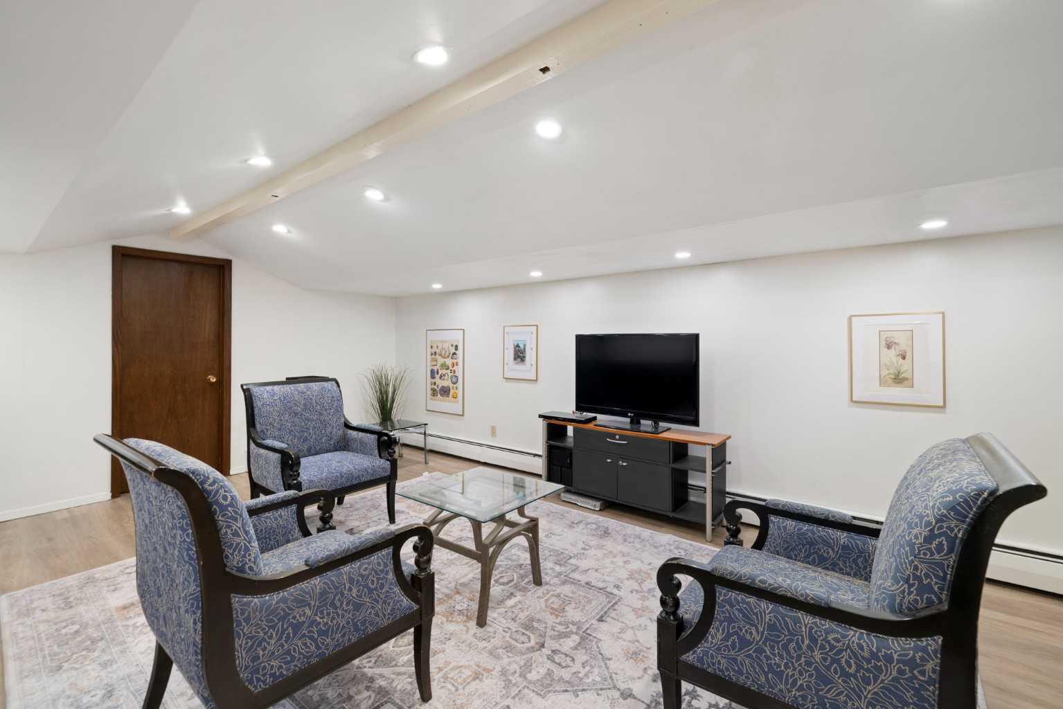 342 Superior Avenue SW