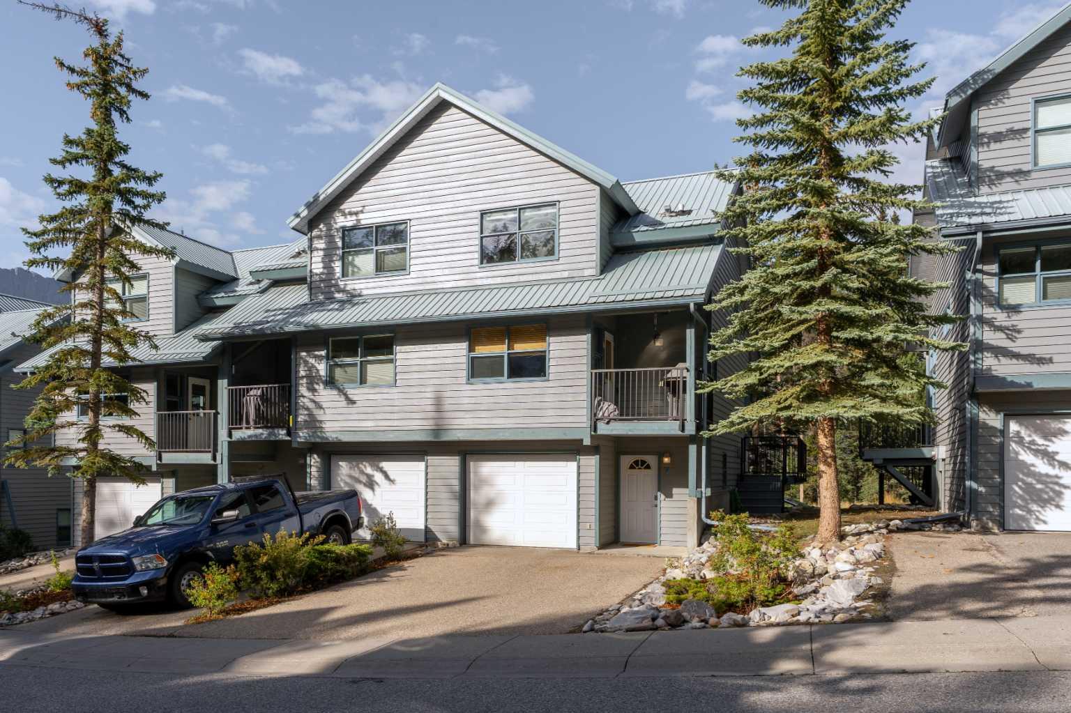 9, 242 Benchlands Terrace 
