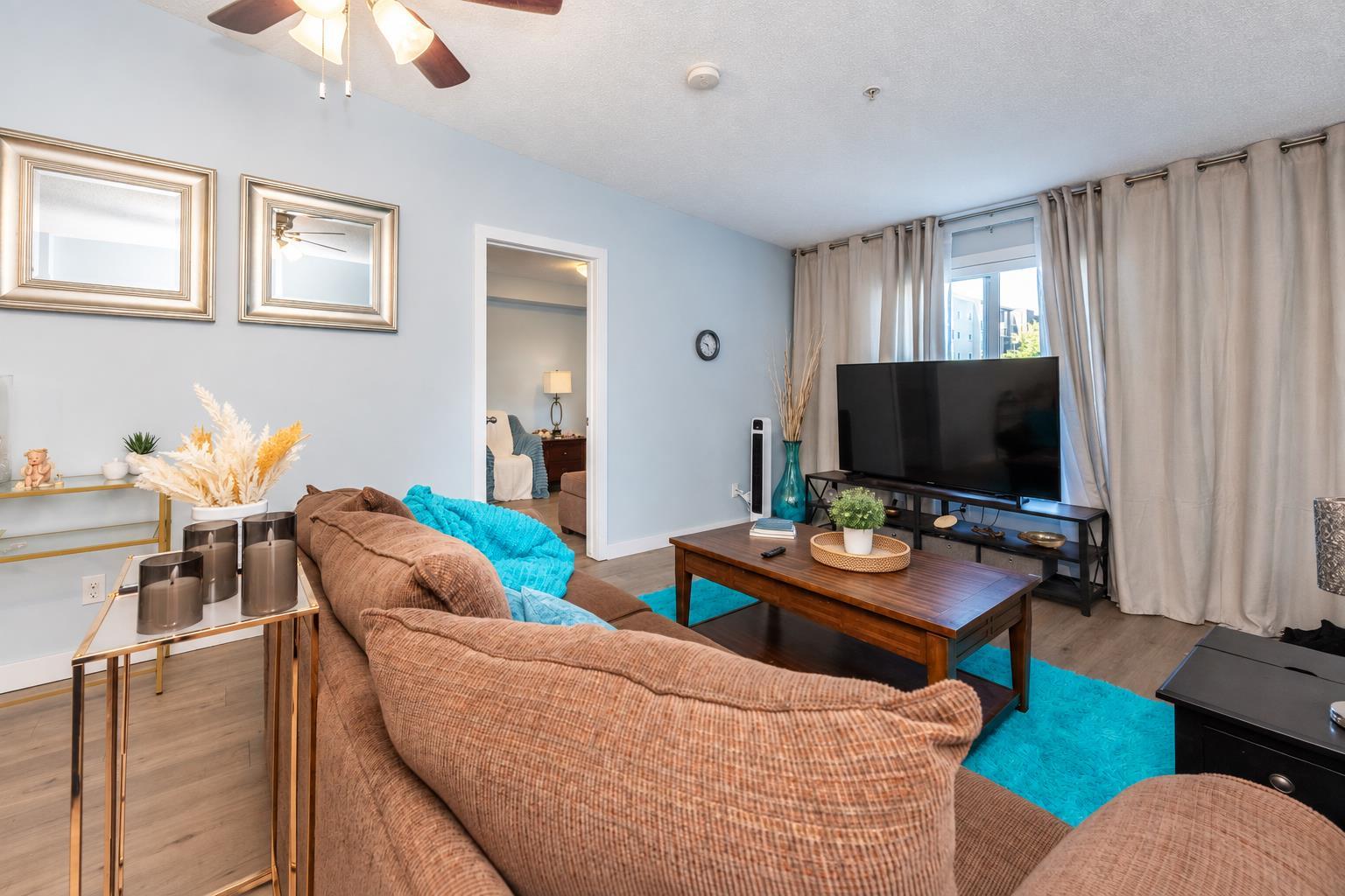 8112, 403 Mackenzie Way SW
