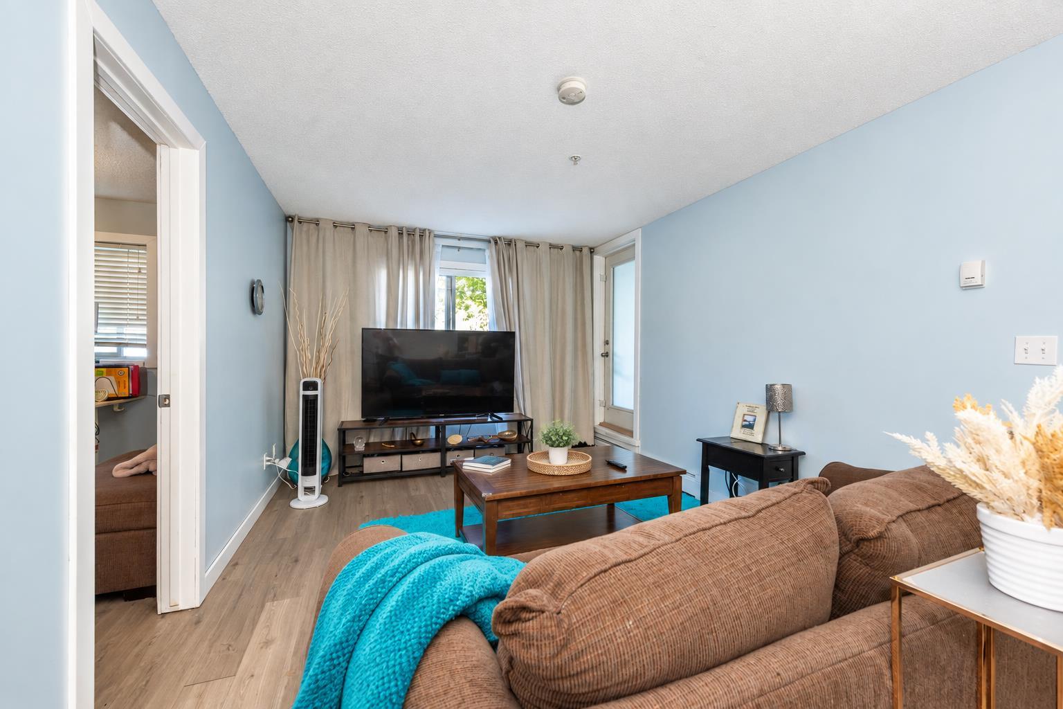 8112, 403 Mackenzie Way SW