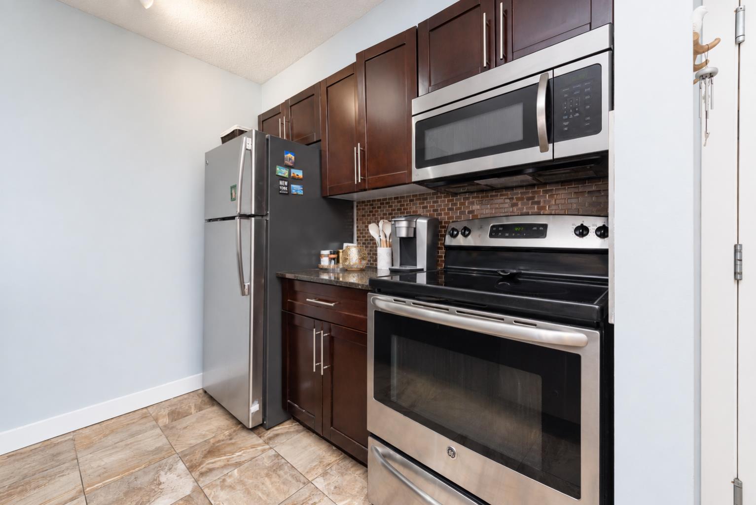 8112, 403 Mackenzie Way SW