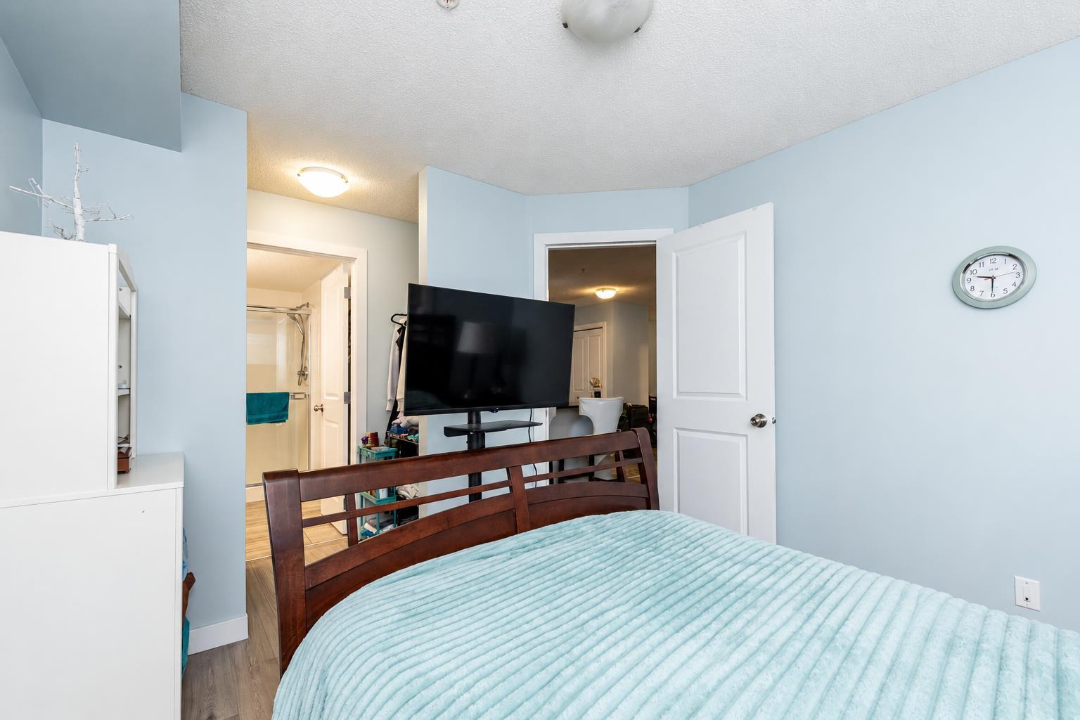 8112, 403 Mackenzie Way SW